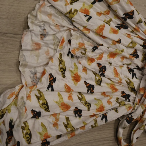 Kate Quinn Fish Robe - Picture 7 of 7